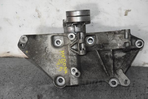 Кронштейн кріплення генератора Renault Megane 1.9dCi (II) 2003-2009 8200100148 96978 - 2
