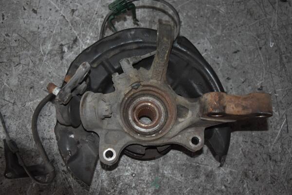 Поворотний кулак лівий з ABS в зборі ступиця Toyota Avensis (I) 1997-2003 4321205070 98268 - 2