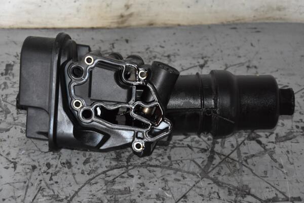 Корпус масляного фільтра VW Passat 2.0 16V FSI (B6) 2005-2010 06D115397D 101009 - 2