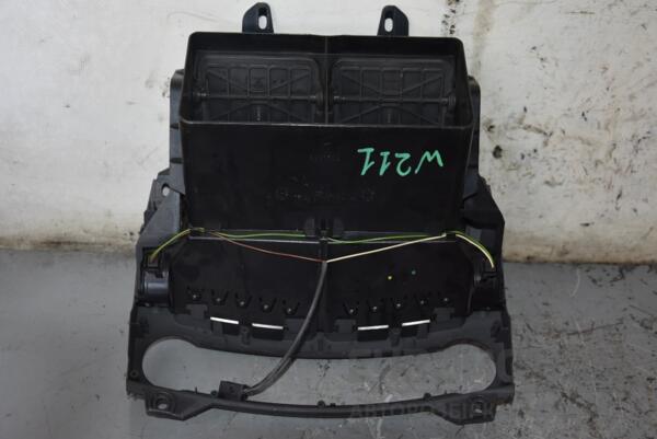 Дефлектор воздушный центральный Mercedes E-class (W211) 2002-2009 A2118301854 104890 - 2