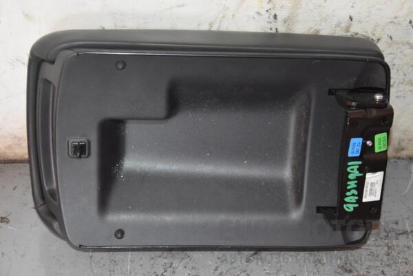 Підлокітник Nissan Qashqai 2007-2014 9692050A01 104982 - 2
