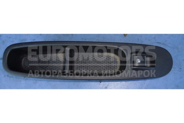 Кнопка стеклоподьемника передняя правая Fiat Grande Punto 2005 735500049 16378 euromotors.com.ua