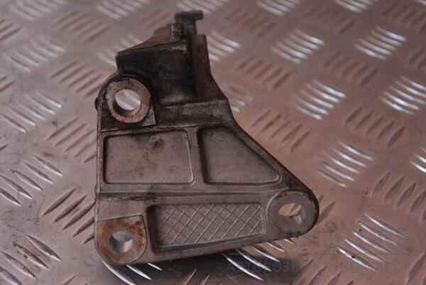 Кронштейн промвала Renault Scenic 1.9dCi (II) 2003-2009 8200187544 106502 - 2
