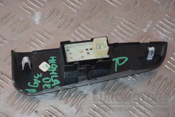 Кнопка стеклоподъемника задняя правая Toyota Highlander (XU50) 2013-2019 848100E060 110522 - 2