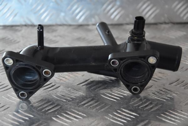 Патрубок системи охолодження Toyota Highlander 3.5 24V (XU50) 2013-2019 1633131220 111047 - 2