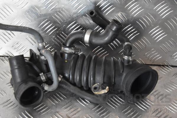 Патрубок повітряного фільтра Audi A4 1.8T (B6) 2000-2004 06B133356AA 111121 - 2