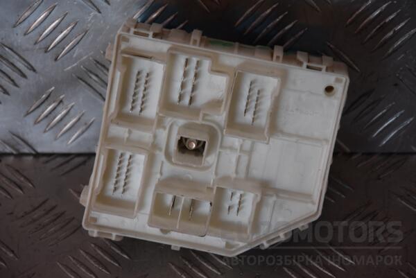 Блок запобіжників Toyota Rav 4 2.0 16V 2000-2005 8272142040 114488 - 2