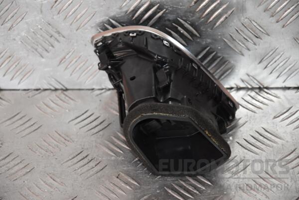 Дефлектор повітряний правий в торпедо Audi A4 (B8) 2007-2015 8T1820902C 117111 - 2