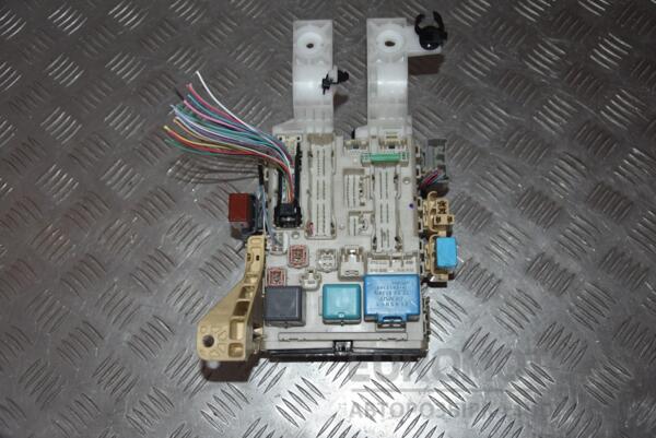 Блок предохранителей Toyota Yaris 2006-2011 8273052700 117286 - 2