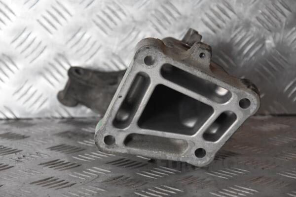 Кронштейн двигуна правий Mercedes E-class 3.0cdi (W211) 2002-2009 A6422230804 117649 - 2