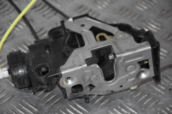 Замок двері задній правий Mercedes A-class (W168) 1997-2004 A1687301635 118624 - 2