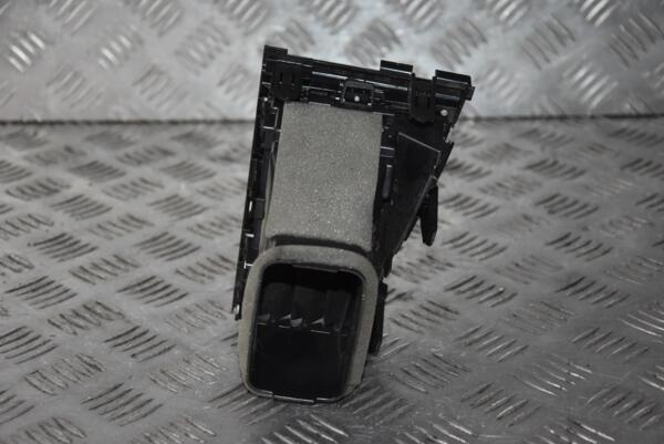 Дефлектор повітряний центральний правий Toyota Highlander (XU50) 2013-2019 556800E040 118711 - 2