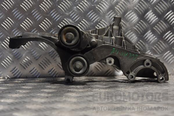 Кронштейн генератора Renault Logan 1.4, 1.6 8V 2005-2014 8200941114 121243 - 2