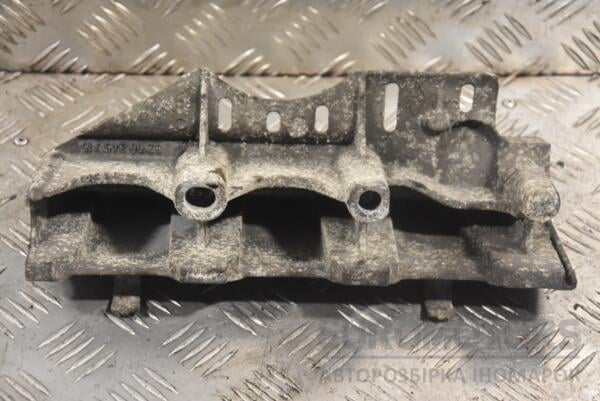 Кронштейн впускного коллектора Renault Scenic 2.0 16V (II) 2003-2009 8200345715 140313 - 2