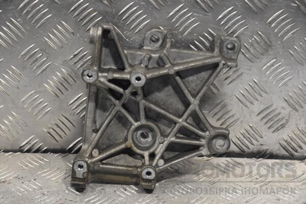Кронштейн компрессора кондиционера Mitsubishi Space Star 1.3 16V 1998-2004 MR398281 146636 - 2
