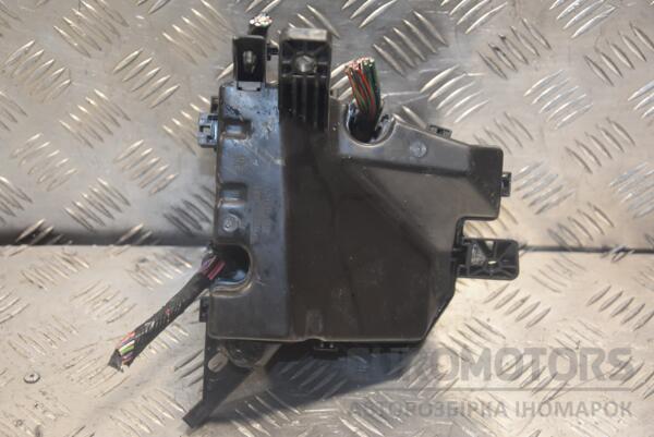 Блок запобіжників Toyota Yaris 1.8 16V 2006-2011 8274152031 147283 - 2