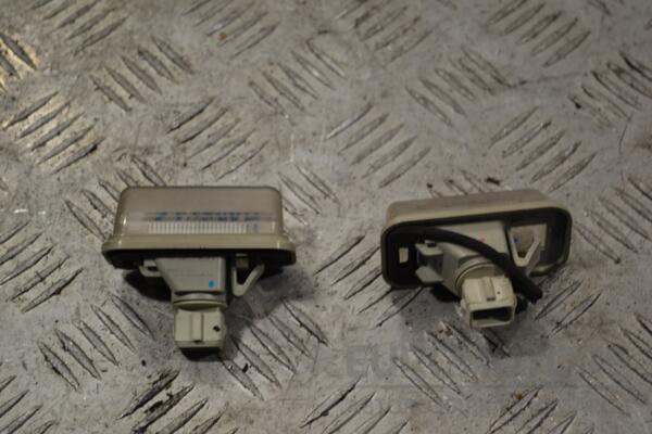Плафон подсветки номера Toyota Avensis (II) 2003-2008 236387 155105 - 2