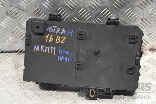 Блок запобіжників Opel Astra (H) 2004-2010 13220831 166167 - 2