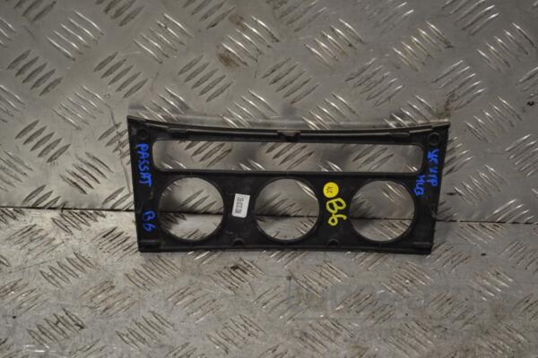 Накладка декоративна в торпедо центральна нижня VW Passat (B6) 2005-2010 3C0863100 159426 - 2
