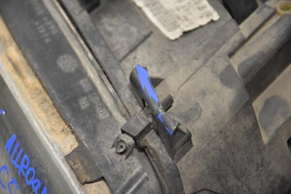Фара правая ксенон (дефект) Audi A6 (Allroad quattro C5) 2000-2005 4Z7941004B 169461 - 3
