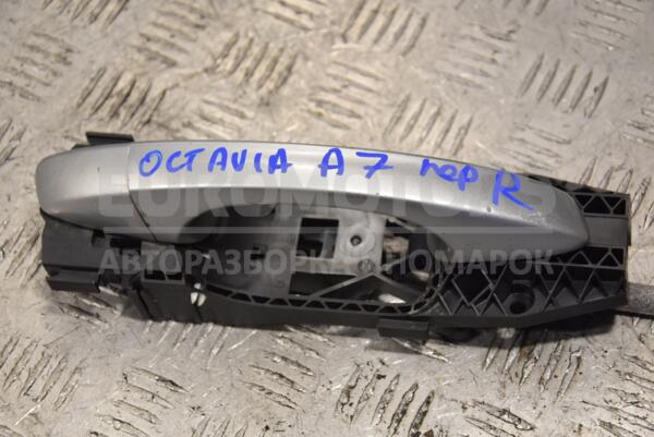 Ручка двери наружная передняя правая Skoda Octavia (A7) 2013 201066 euromotors.com.ua