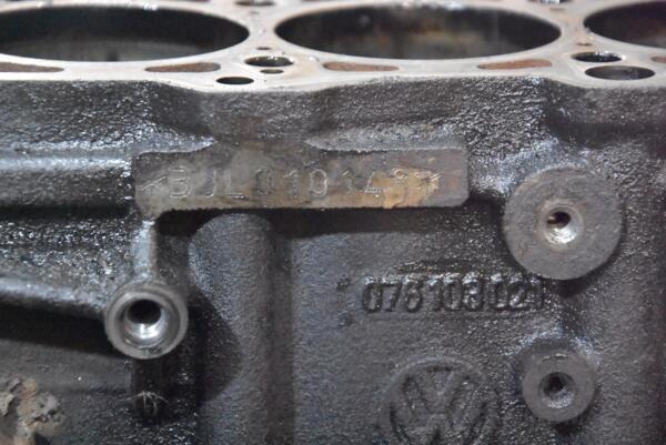 Блок двигуна (дефект) VW Crafter 2.5tdi 2006-2016 076103021 202374 - 6