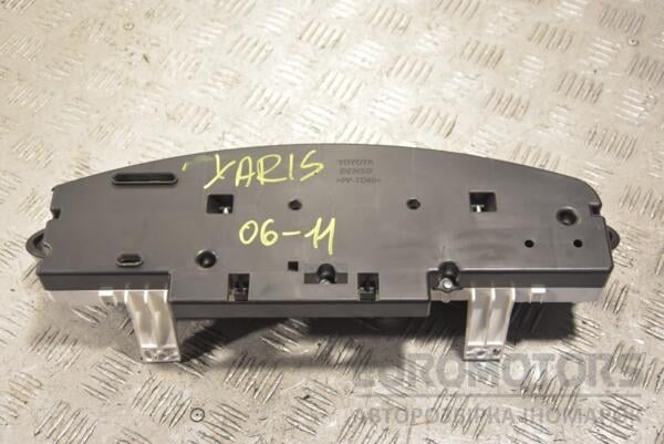 Панель приборов Toyota Yaris 2006-2011 838000DG10 204421 - 2