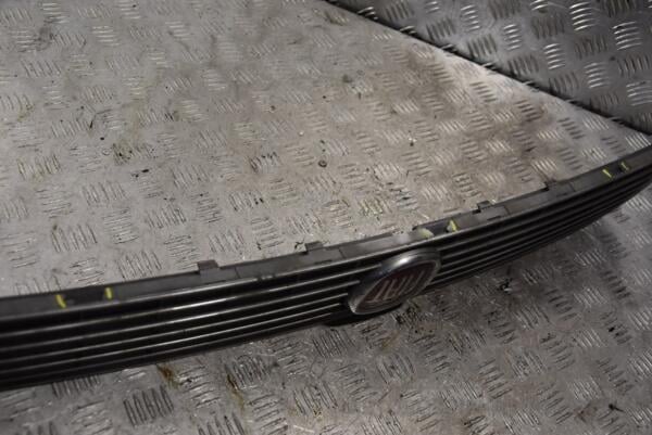 Решетка радиатора -12 (дефект) Fiat Grande Punto 2005 735335775 206221 - 3