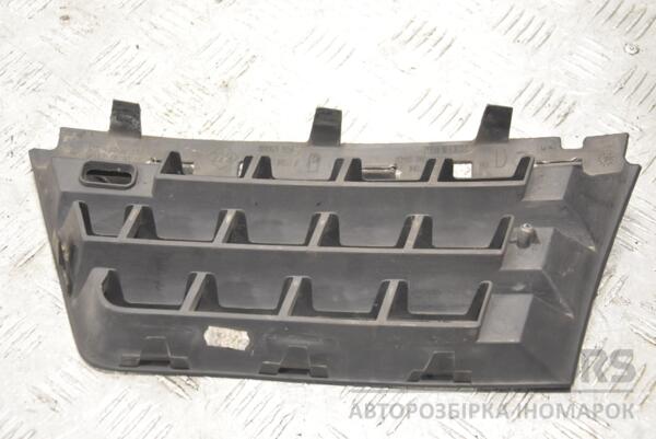 Решітка радіатора права Renault Scenic (II) 2003-2009 8200140330 206909 - 2