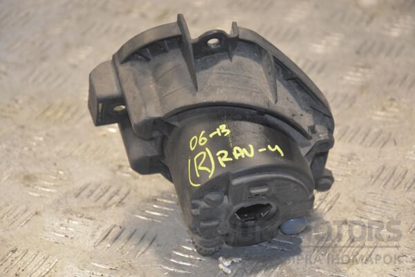 Фара протитуманна права Toyota Rav 4 2006-2013 812100D040 224223 - 2