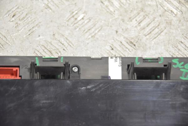 Панель приладів (дефект) Renault Scenic (II) 2003-2009 8200451505 242221 - 2