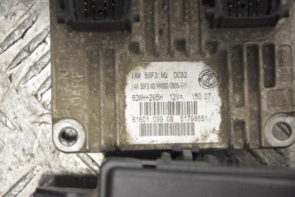 Блок управления двигателем комплект Fiat Grande Punto 1.4 8V 2005 51798651 242447 - 2