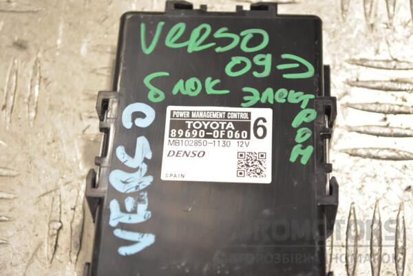 Блок электронный Toyota Verso 2009-2018 896900F060 247317 - 2
