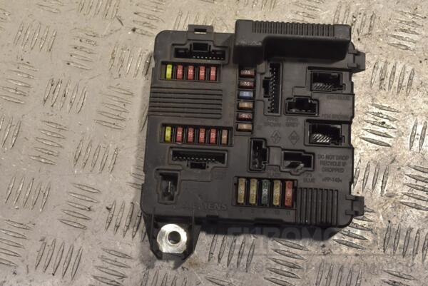 Блок предохранителей Renault Scenic 1.9dci (II) 2003-2009 8200306032A 249733 - 2