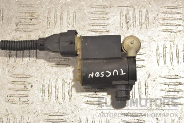Насос омивача 2 виходи Hyundai Tucson 2004-2009 985102C100 210476 - 2