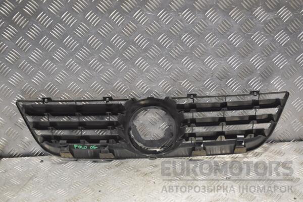 Решітка радіатора 05- VW Polo 2001-2009 6Q0853653E 211533 - 2