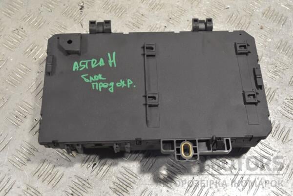 Блок запобіжників Opel Astra (H) 2004-2010 13222173 215804 - 2