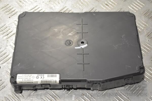 Блок запобіжників Renault Scenic (II) 2003-2009 8200525384 215822 - 2