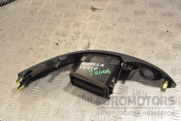Дефлектор повітряний центральний лівий Toyota Corolla Verso 2004-2009 6556434010 215942 - 2