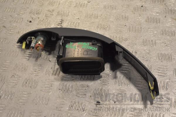 Дефлектор повітряний центральний правий Toyota Corolla Verso 2004-2009 6556444010 215944 - 2