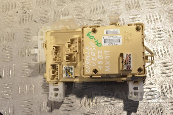 Блок предохранителей Toyota Corolla Verso 2004-2009 892210F010 215967 - 2