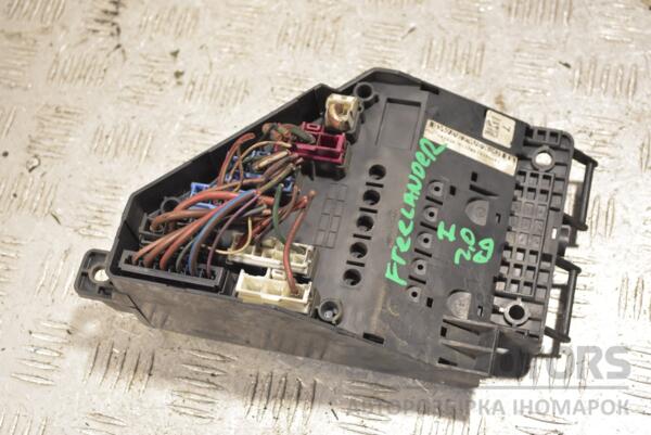Блок предохранителей Land Rover Freelander (I) 1998-2006 YQE103530 216105 - 2