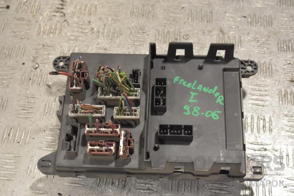 Блок предохранителей Land Rover Freelander (I) 1998-2006 YQE000340 216110 - 2