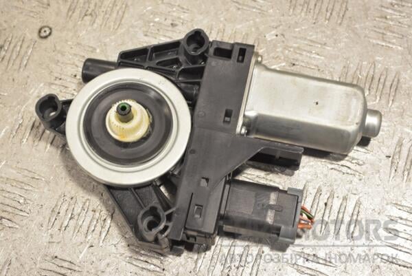 Моторчик стеклоподъемника передний правый Jeep Grand Cherokee 2010 WR12743 218260 - 2