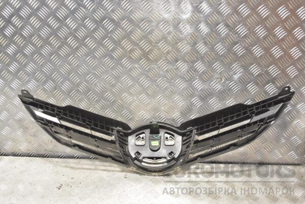 Решетка радиатора (дефект) Toyota Auris (E18) 2012 5311402260 218556 - 2