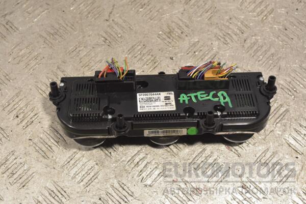Блок управління пічкою клімат Seat Ateca 2016 5F0907044AK 218601 - 2