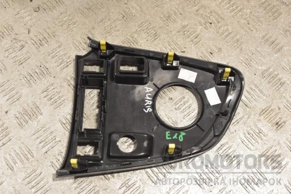 Накладка консолі куліси Toyota Auris (E18) 2012 5882102670 219107 - 2