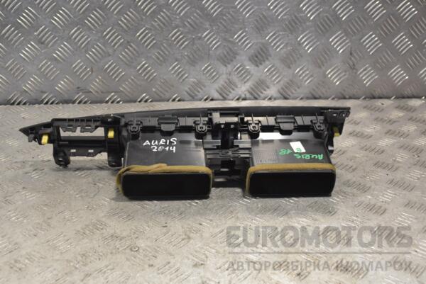 Дефлектор повітряний центральний Toyota Auris (E18) 2012 5567002400 219116 - 2