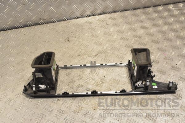 Дефлектор воздушный центральный Seat Ateca 2016 576819110A 219631 - 2