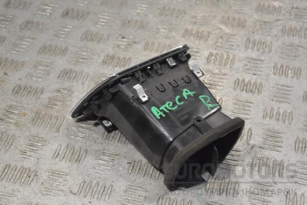 Дефлектор повітряний правий Seat Ateca 2016 576820902A 232181 - 2